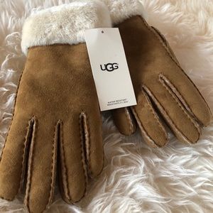 Ugh Reverse Stitch Shearling Gloves